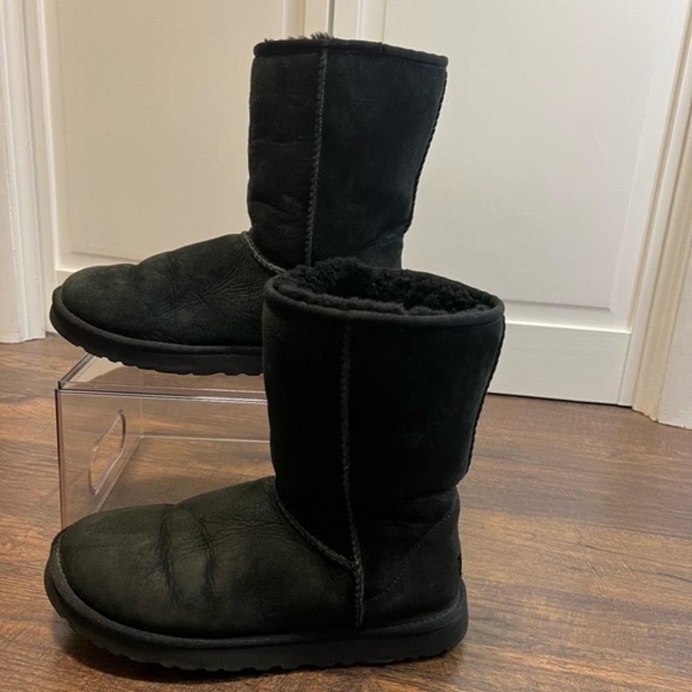 Ugg Classic Short Boots Size Women’s 10 Color Black